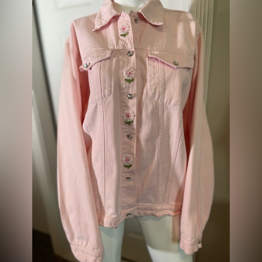 Mili Designs~Light Pink~Denim Jacket~Floral Embroidered~Jeweled Buttons~Size XL